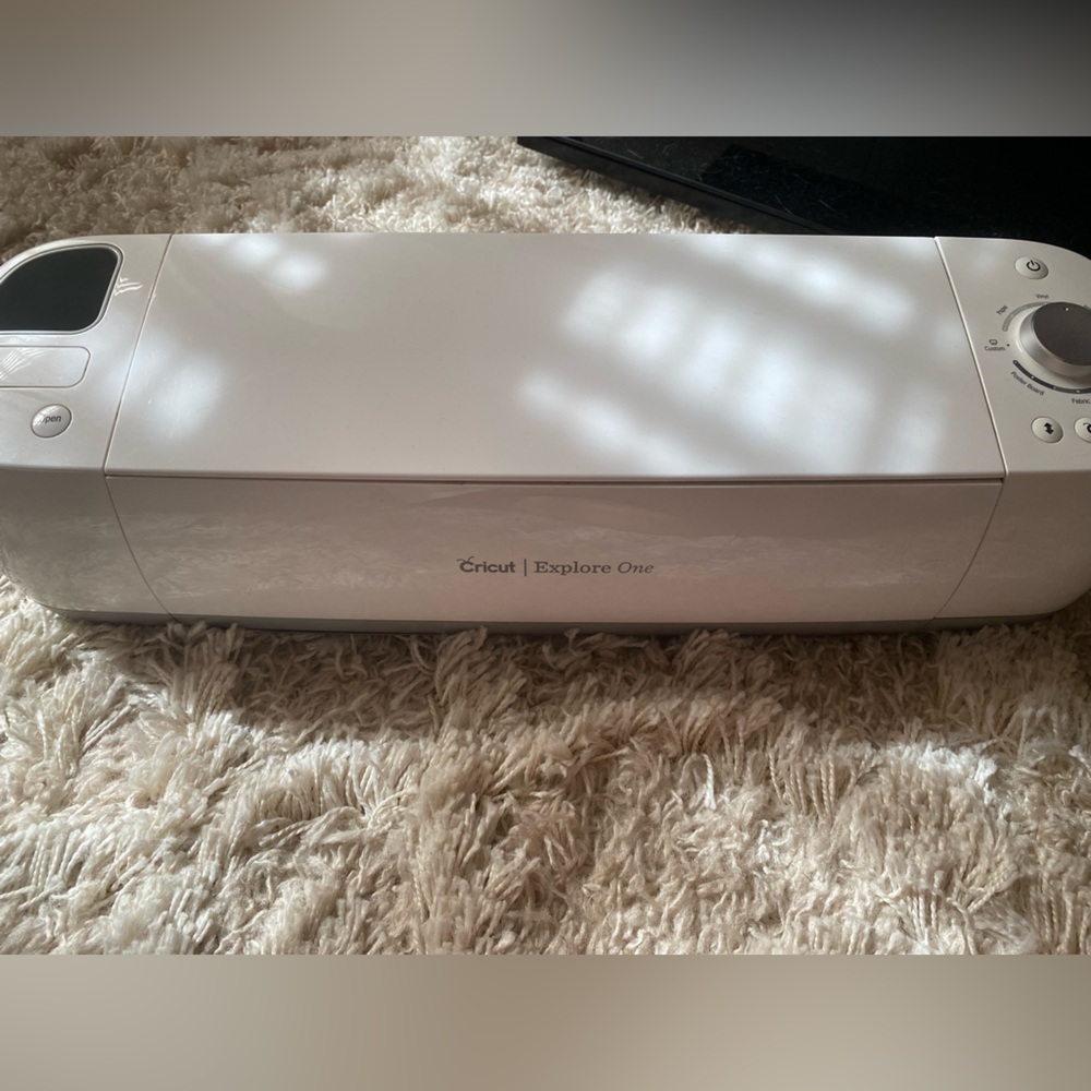 Cricut Explore One Crafting Tool in White
